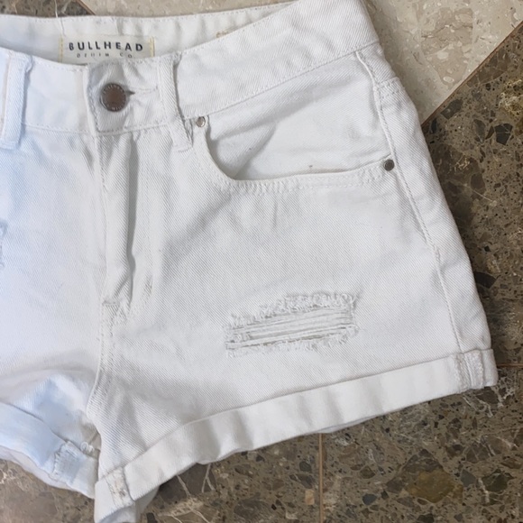 Women’s white denim shorts - Picture 2 of 7